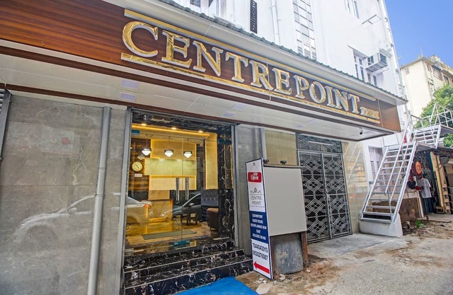 Super OYO Townhouse 1050 Centre Point In