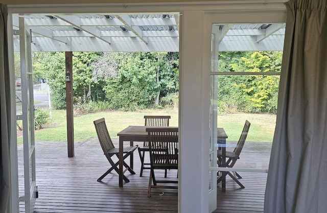 Holden's Bay Hideaway MBT