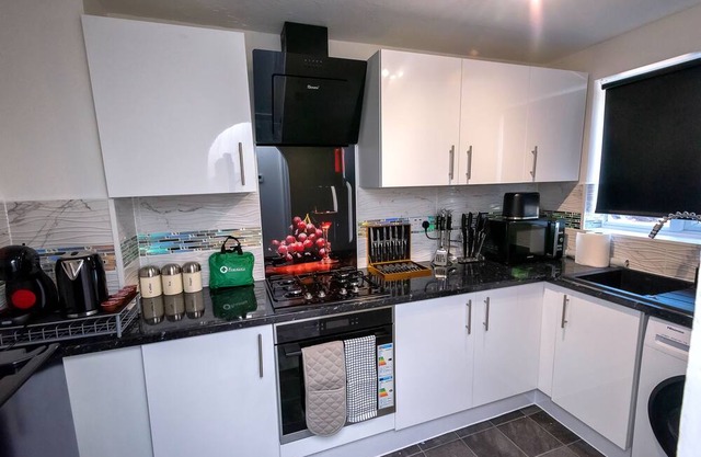 I Love London! A Stunning 2 Bed Home Sleeps 1-3!