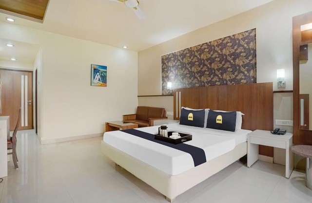 Super Townhouse OAK Hotel Devanshi Inn