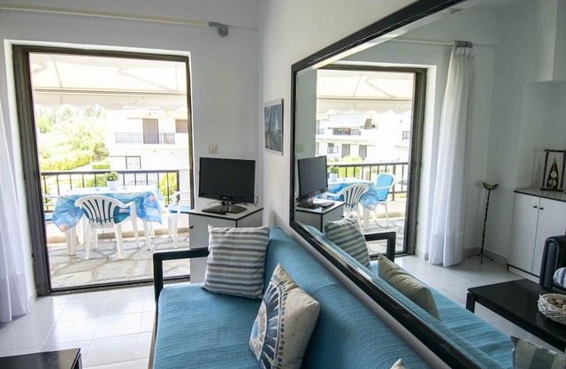 Esperida Apartment by RentalsPro
