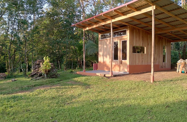 Cozy Cabin, close to Arsenal Volcano.