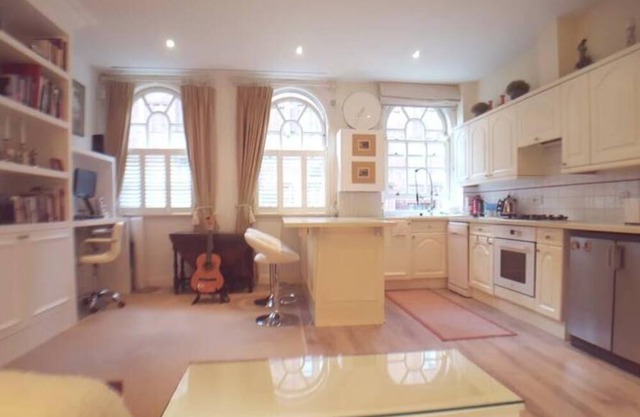 Spacious luxury central London 1-bed apartment
