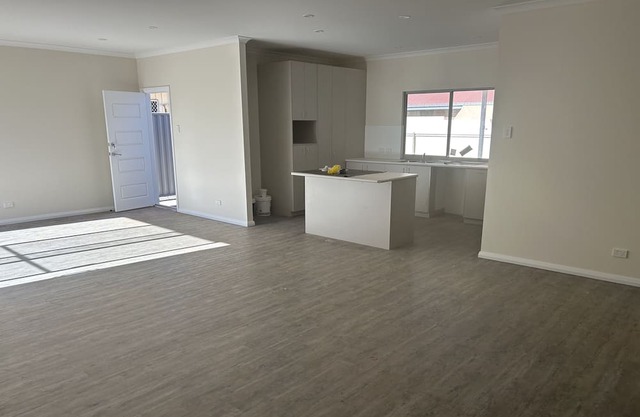 Brand new 5 bed room 5 bathroom home for companies fly in fly out or familys