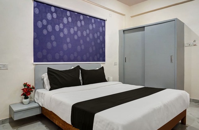 OYO Esta Inn