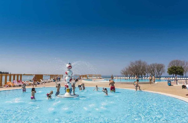 Holiday apartment with WiFi and half board