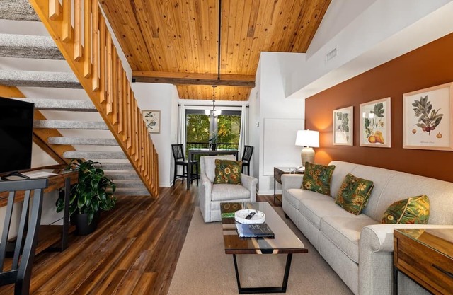Mountain Inn Lodge 58 with Wintergreen Advantage