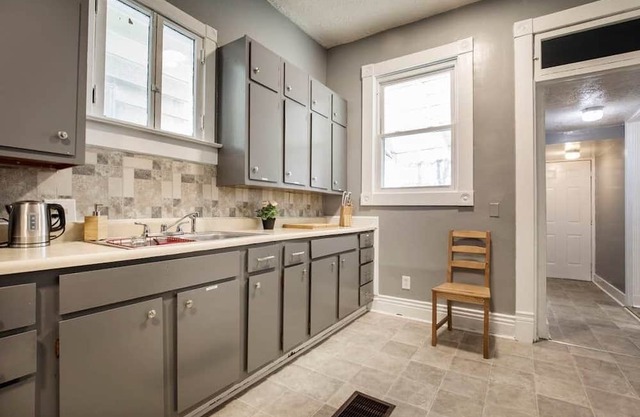 Classic 3BR home in Shelby Park by CozySuites