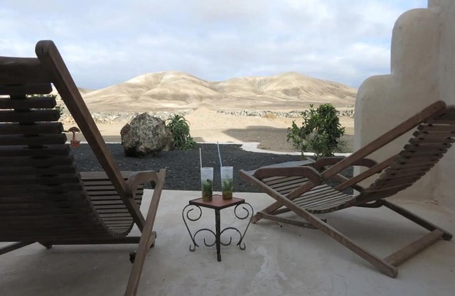 Casa de vacaciones 'La Agüita' con vistas al mar, terraza privada y Wi-Fi