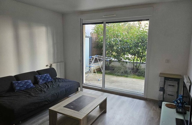 Charming furnished 2-room apartment with garden and terrace