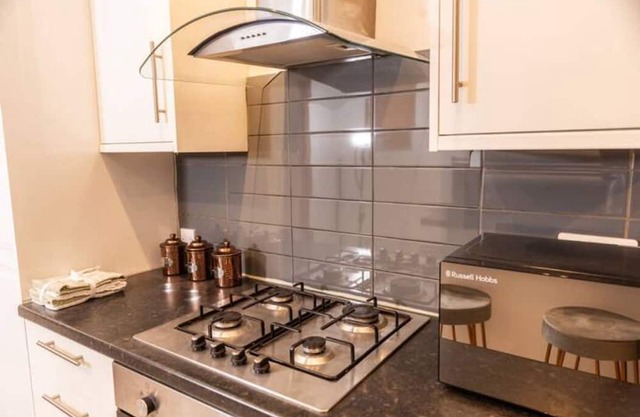 3-Bed Apartment Central London