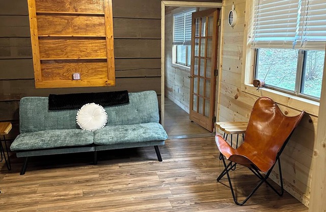 Cozy one bedroom cabin in the heart of the Ozark’s. Close to the Buffalo River❤️