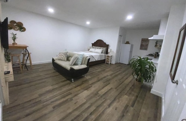 Comfortable furnished annex