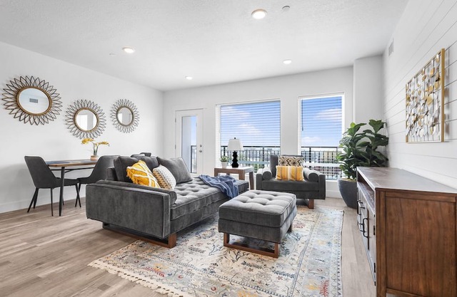Beautiful, cozy, 2 bedroom 5 floor apartment.