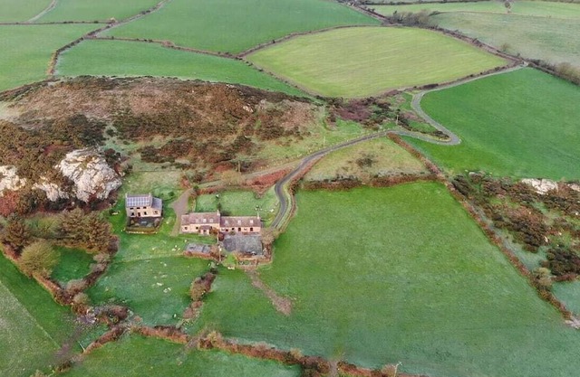 Remote Cottage. Panoramic Views & Skies. Fresh Air. Wonderful for families.