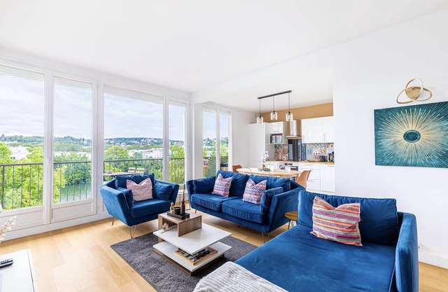 Lovely cocoon with view of the Seine