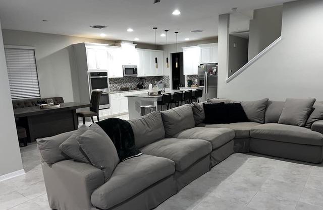 Enough bathrooms for everyone. Home in a central location!