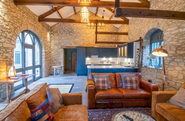 Pass the Keys | Beautiful historic 3 bedroom Cottage Free parking