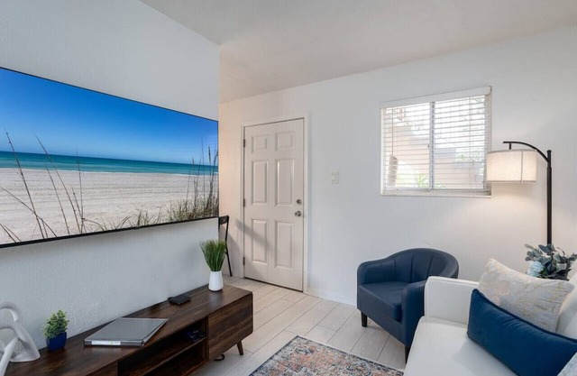 Cozy Condo in Cape Canaveral - Minutes from Port!