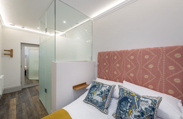 Small Kensington Studio, 5 mins to Kensington Palace & 10 mins to Portobello Rd