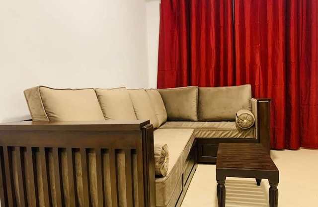 R4 Crescent stay Colombo Apartment