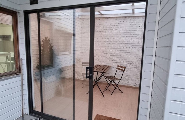 +100 m² Groot Gelijkvloers - 3 Bedden - Koer