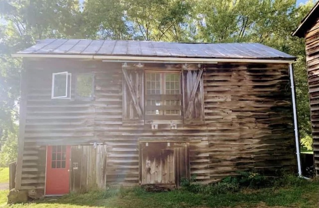 Barn Apartment on 240 Acre Farm