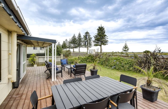Sunrise Sanctuary - Napier Holiday Home