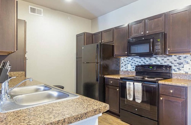 Landing at The Anderson at Brooks - 2 Bedrooms in Stinson Airport Vicinity