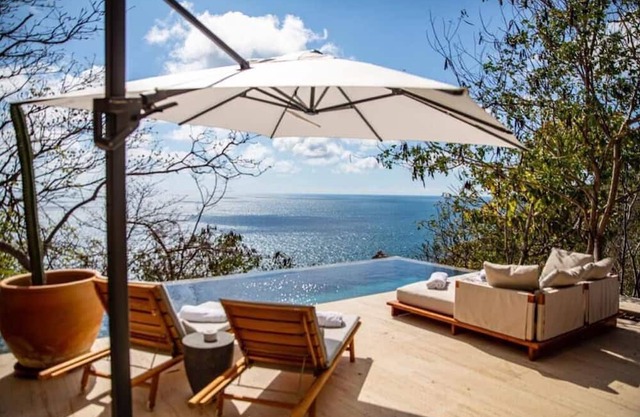 Casa Cuachalala, comfort and design by the beach.