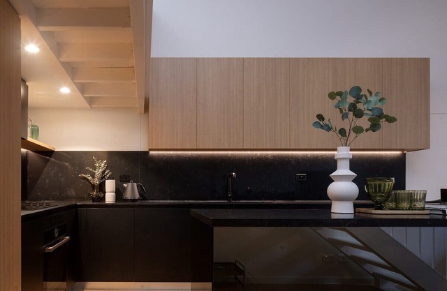 Luxury Riverside Woolstore Apartment