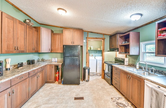 Rustic Union Springs Home w/ Gas Grill + Deck!