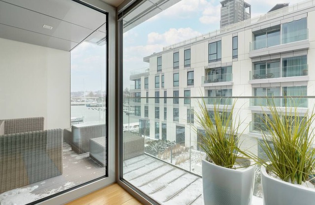 Port Marine With Sea View by Renters