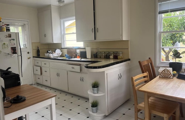 Cozy house close to UC Berkeley and BART