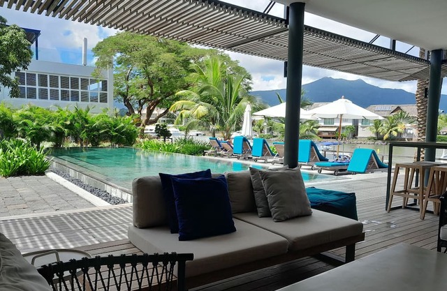 Tropical Paradise Studio on La Balise riverfront