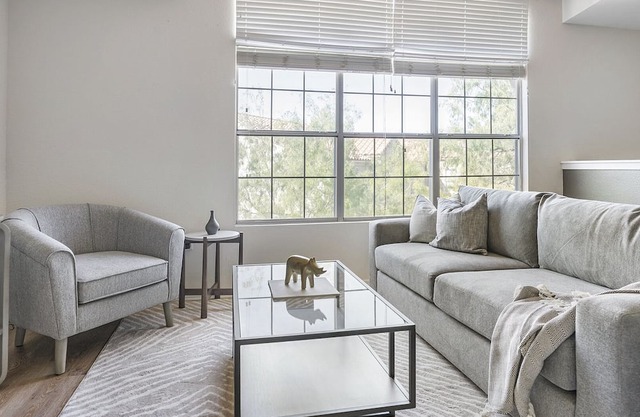 Modern Apartment in Prime Location (ID1167X009)