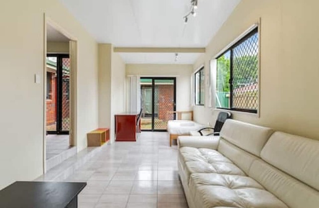 Charming 4BR Retreat, Cozy House Away from Home