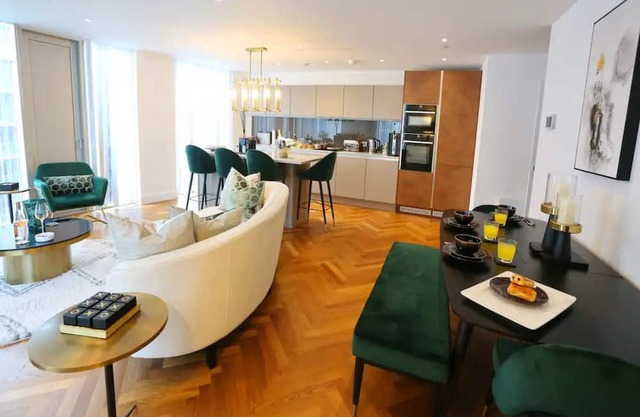 Pass the Keys | Central 3x King Bed Suite 5 Min Deansgate Station