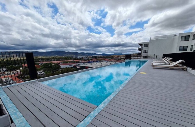 Tugg5 · Black Diamond Apt in Greenway!