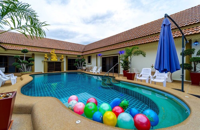 Unique Resort Close to Beach - SCR1