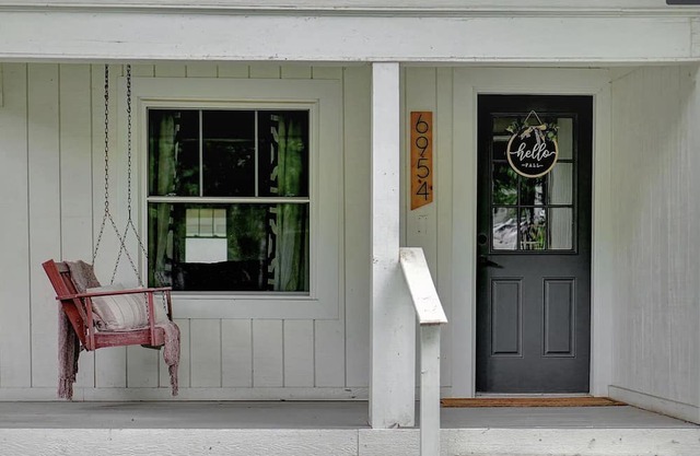 Beautifully Updated 4 BR / 2 Bath Sleeps 10. Pet Friendly