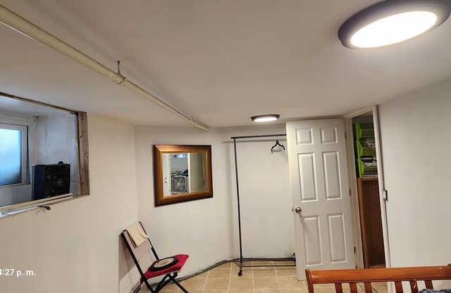 Basement Apartment Close to Bus & Metro-North