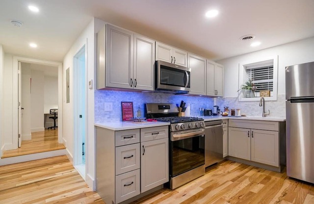 This house is a 1 bedroom(s), 1 bathrooms, located in Rochester, NY.