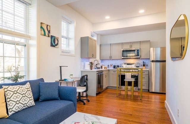 This house is a 1 bedroom(s), 1 bathrooms, located in Rochester, NY.