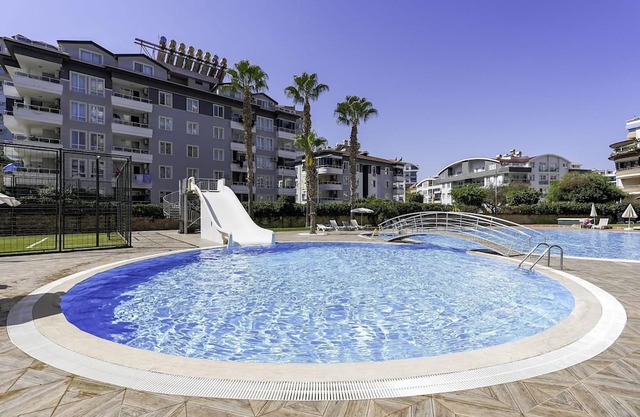 Roomy Flat With Pool in a Luxury Complex in Alanya