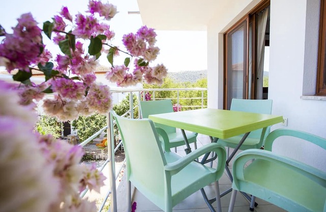 Flat w Nature View Balcony 1 min to Beach in Datca