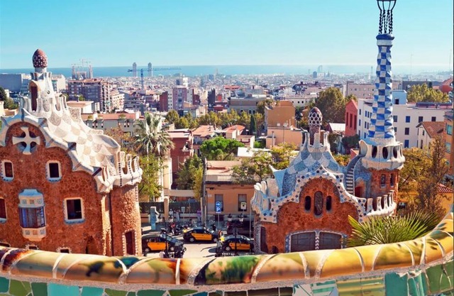 Encantadora Residencia Junto a Park Güell: ¡Tu Hogar en Barcelona te Espera!