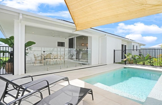 Serenoa - Your Ultimate Family Oasis in Trinity Beach