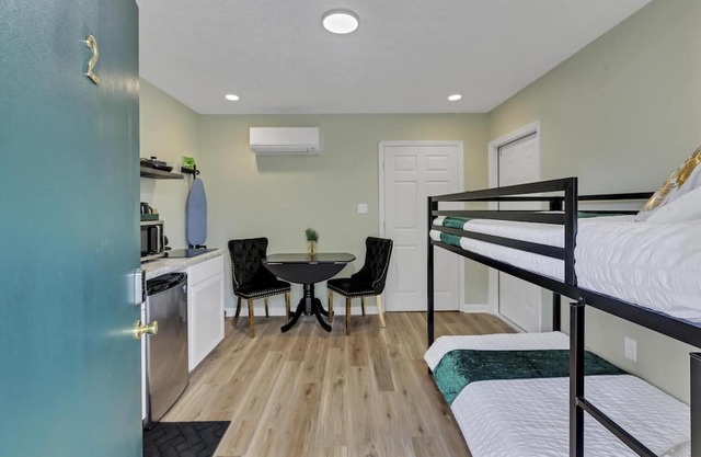 Beachside Boutique Suite 2