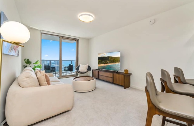 Sky Ala Moana 4005: 1 BR, 1 BA Condominium in Honolulu, Sleeps 2